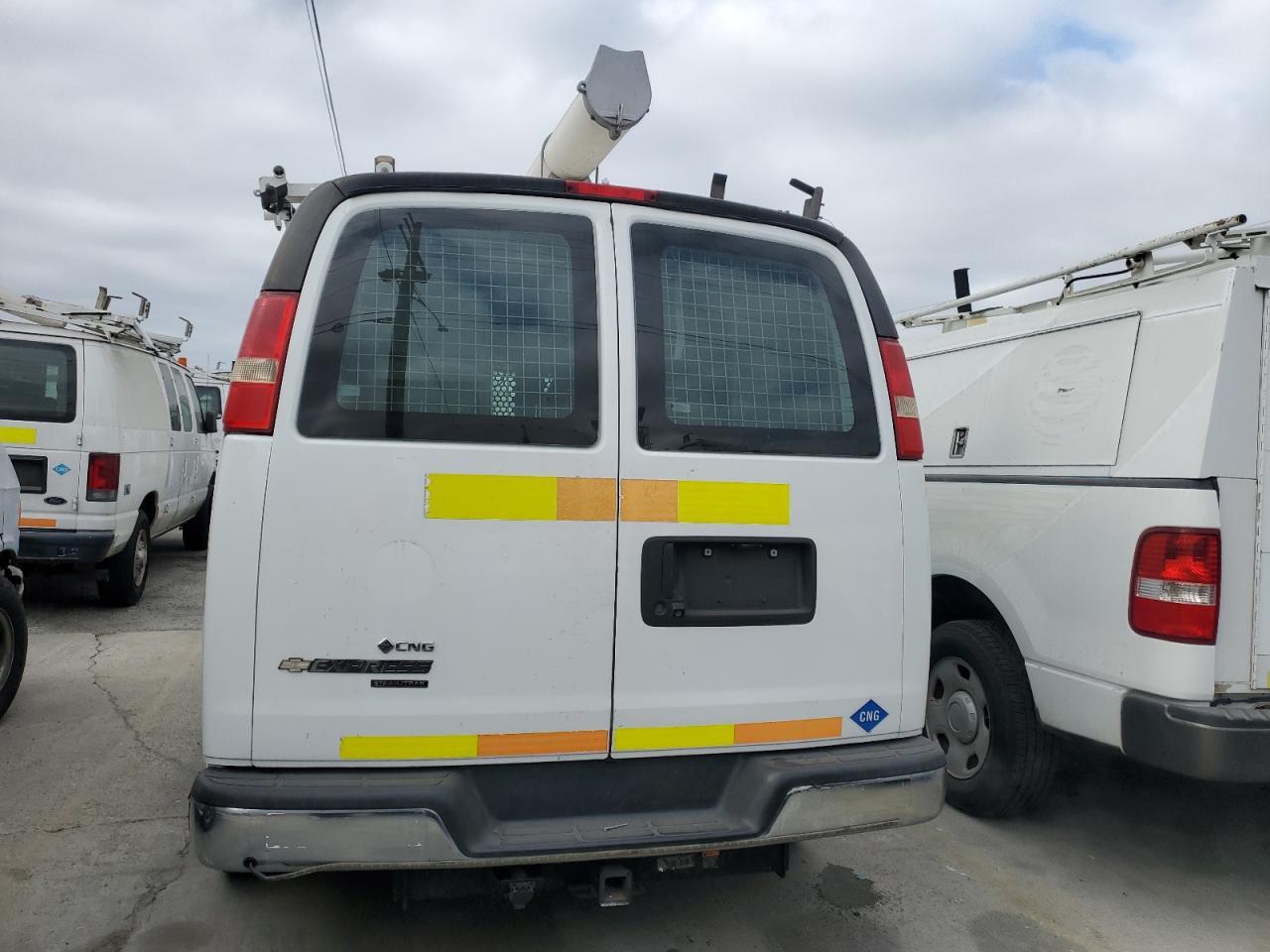 2014 Chevrolet Express G2500 - Фото 6