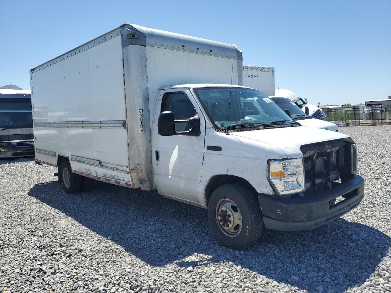 2018 Ford Econoline E350 Super Duty Cutaway Van - Фото 4