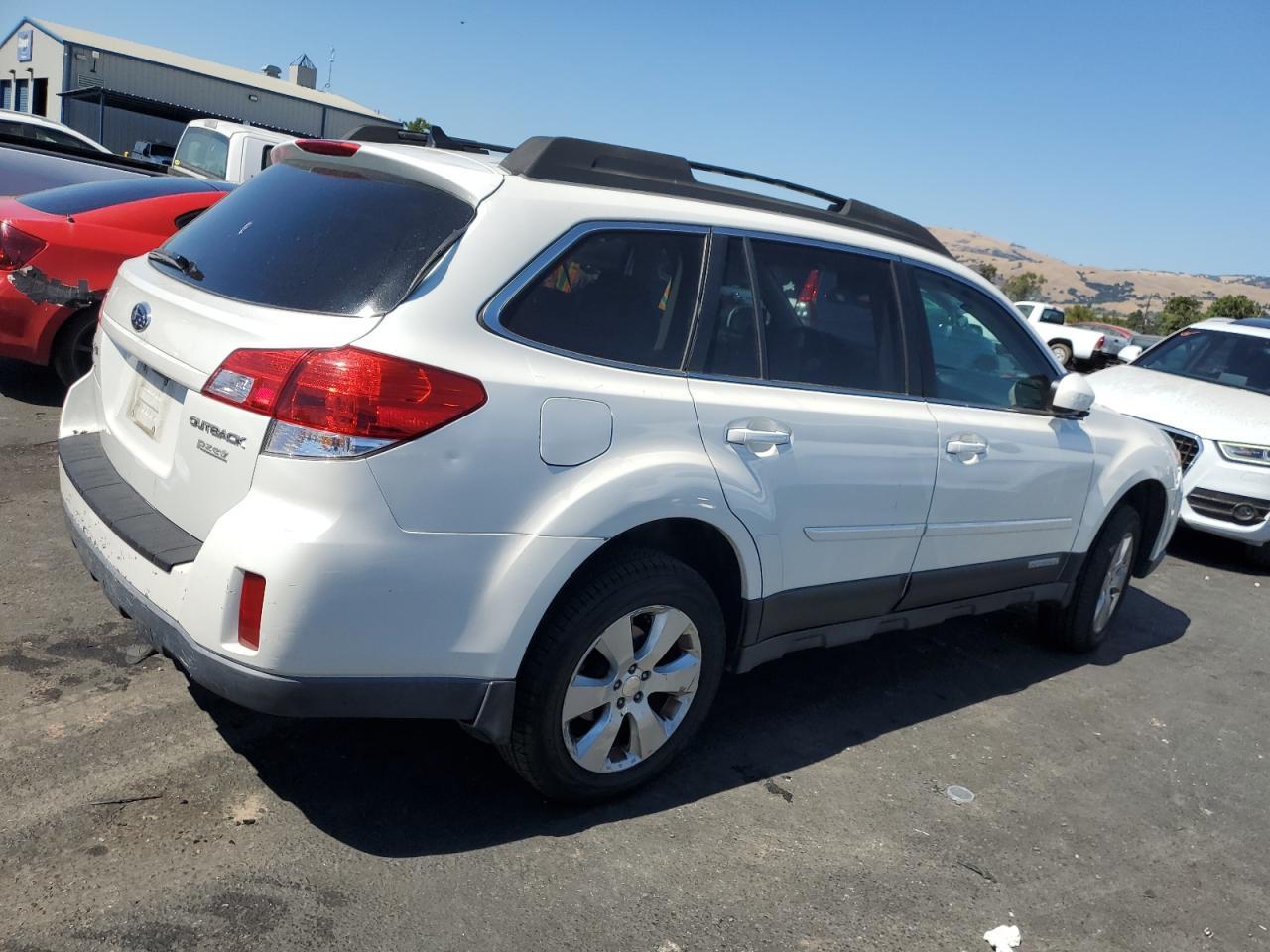 2011 Subaru Outback 2.5I Limited - Фото 3