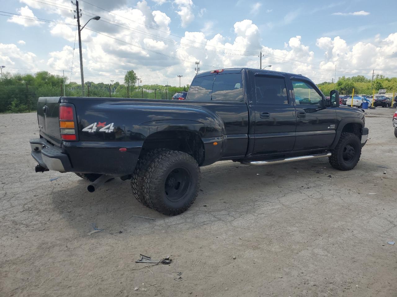 2007 Chevrolet Silverado K3500 - Image 3