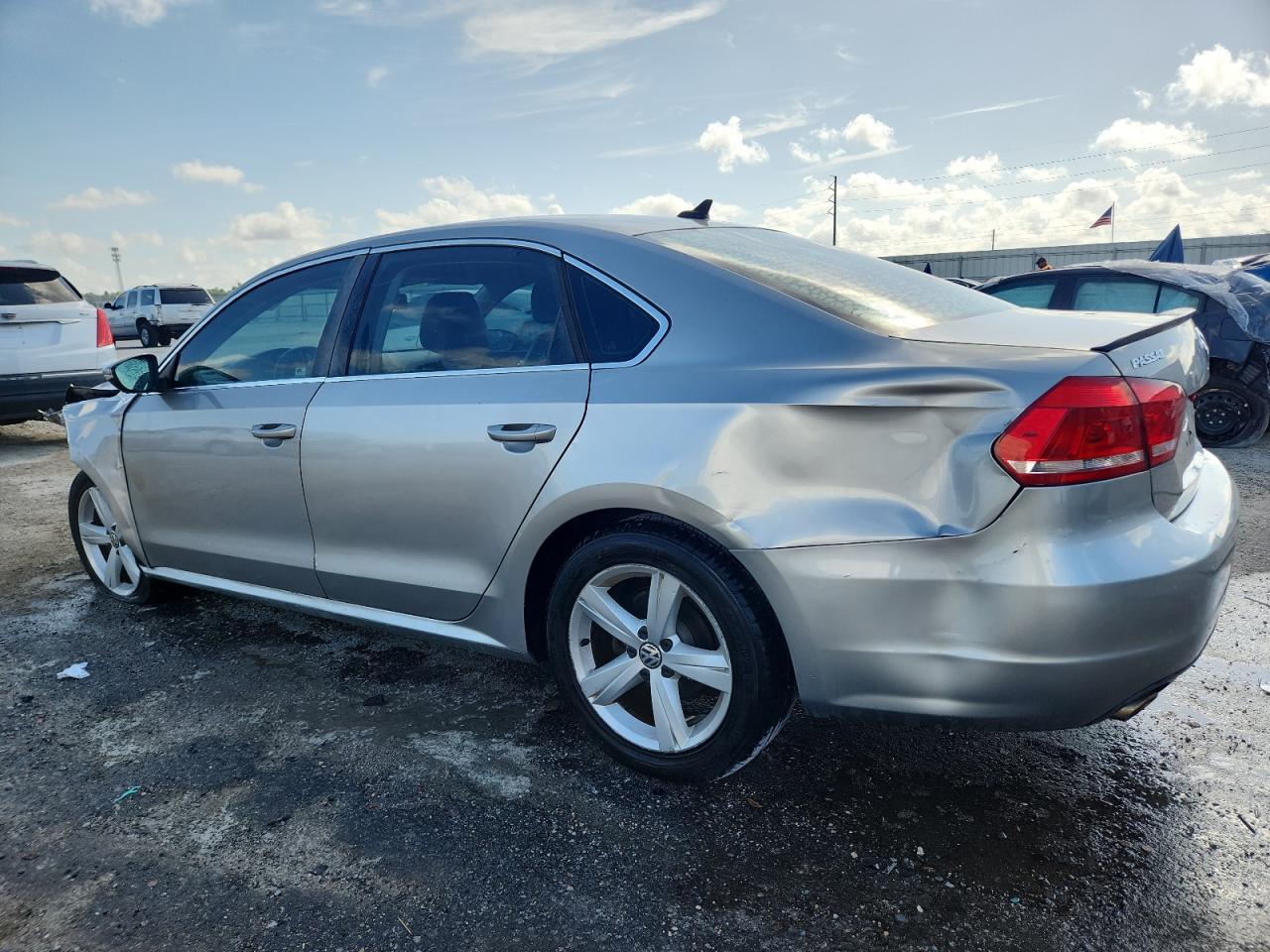 2012 Volkswagen Passat Se - Фото 2