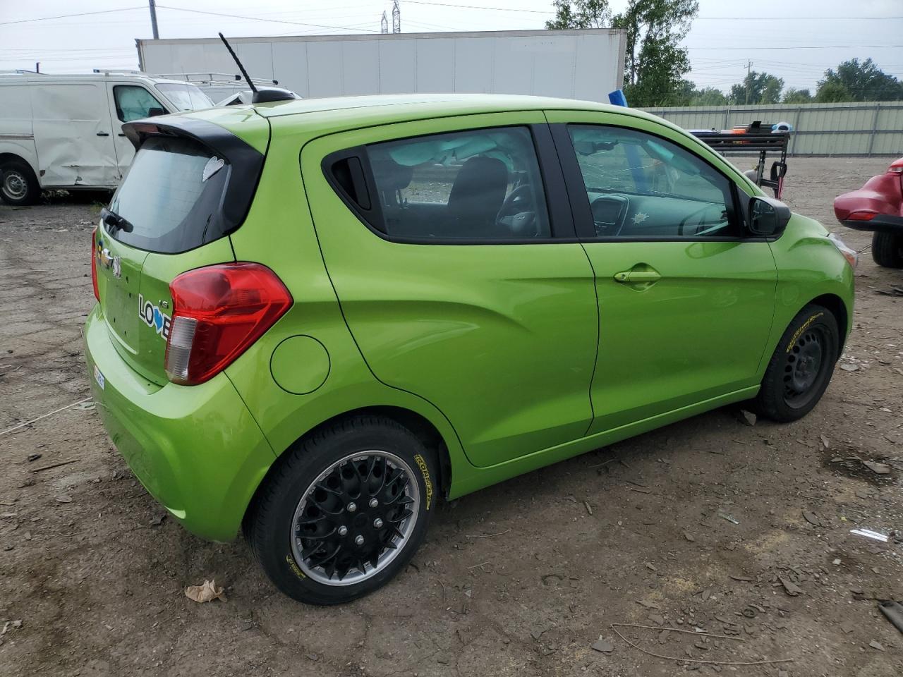 2016 Chevrolet Spark Ls - Фото 3