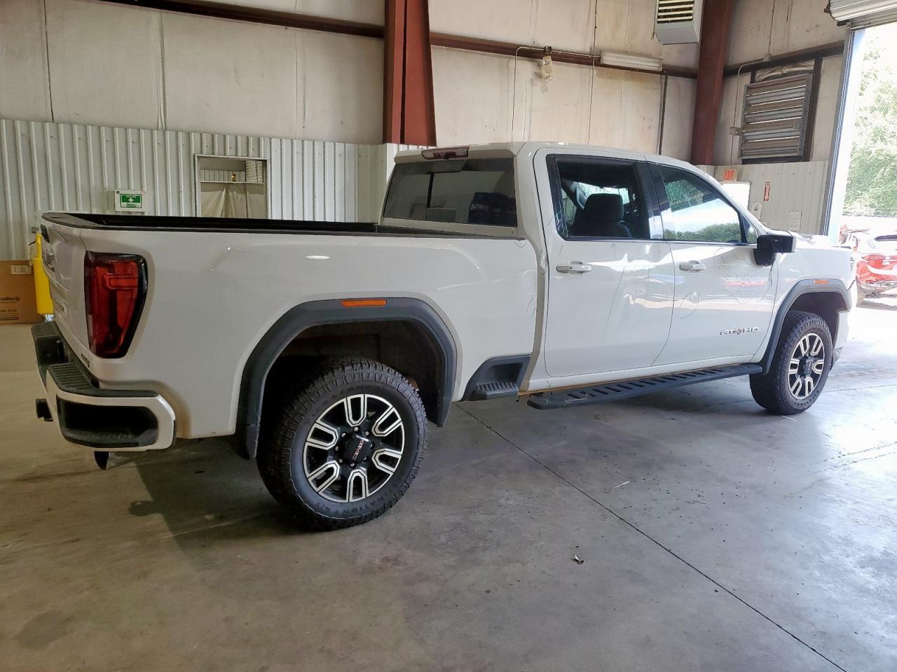 2022 GMC Sierra K2500 At4 - Image 3