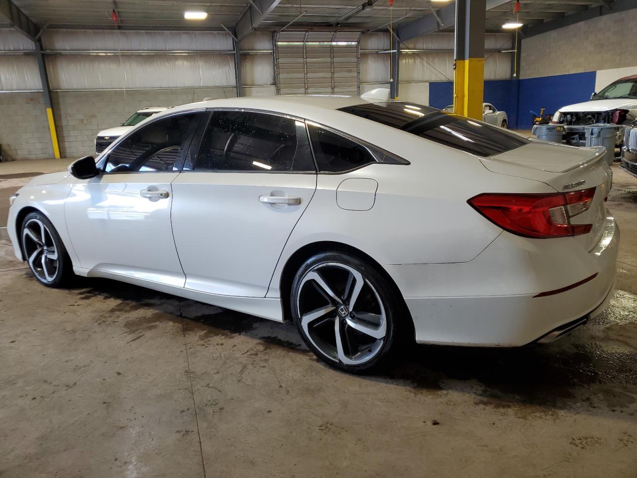 2018 Honda Accord Sport - Фото 2