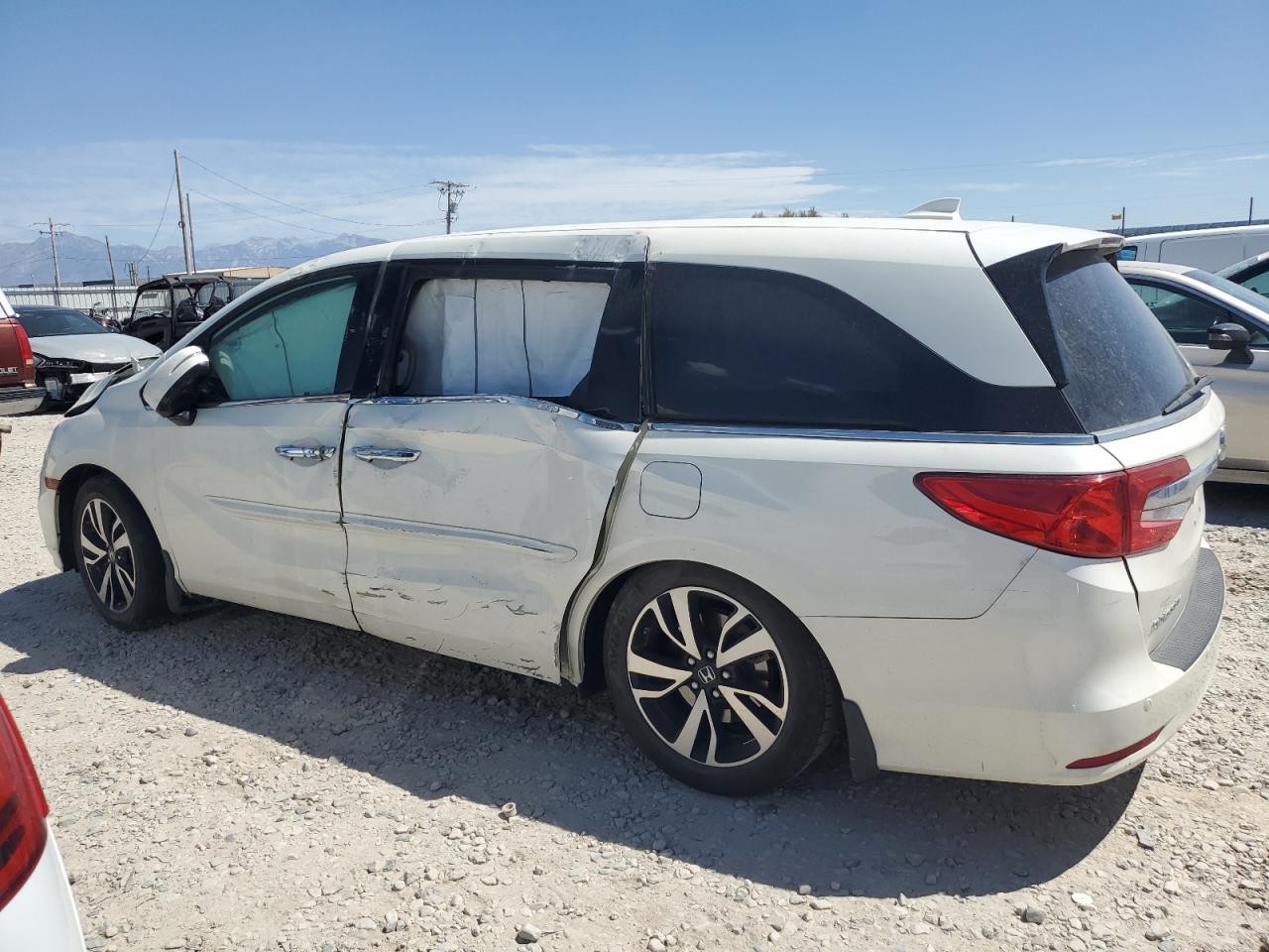 2018 Honda Odyssey Elite - Image 2