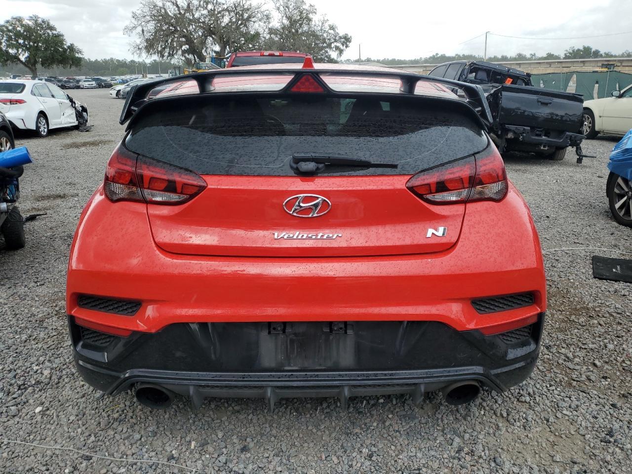 2022 Hyundai Veloster N - Фото 6