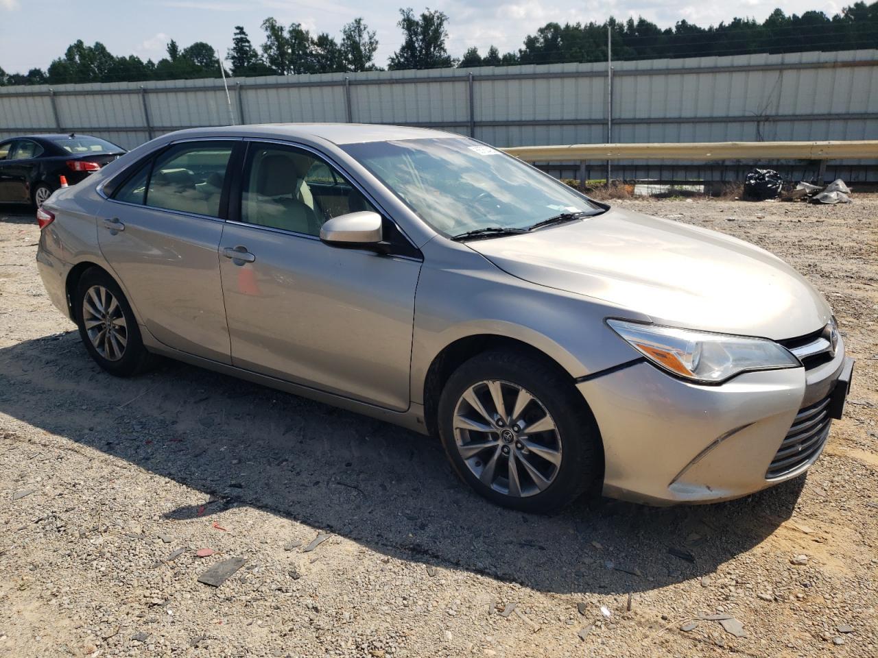 2015 Toyota Camry Le - Фото 4