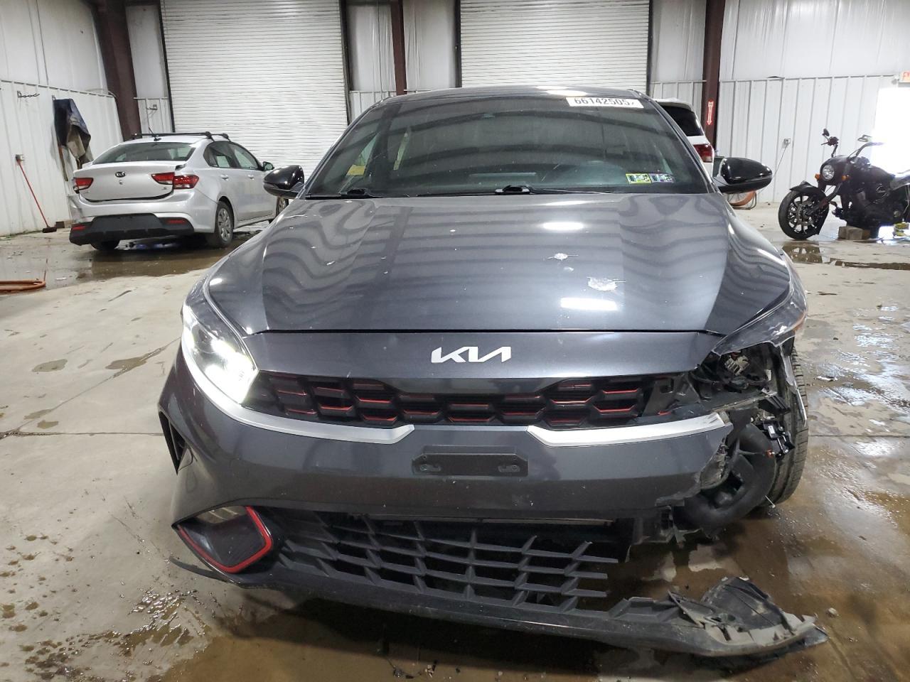 2022 Kia Forte Gt Line - Image 5