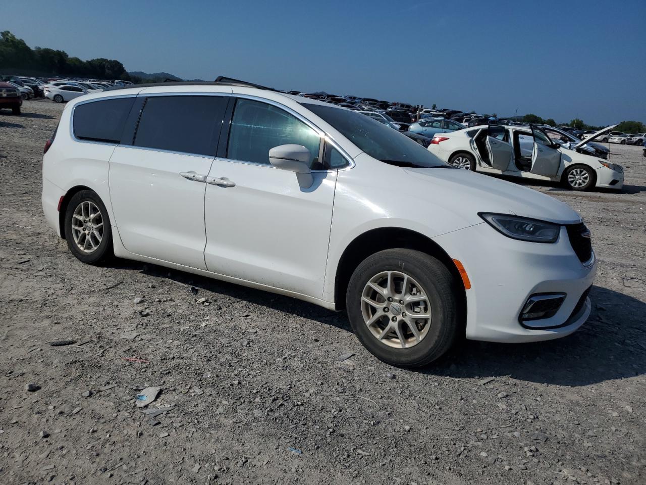2022 Chrysler Pacifica Touring L - Фото 4