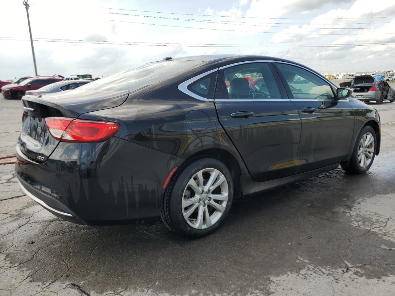 2015 Chrysler 200 Limited - Image 3