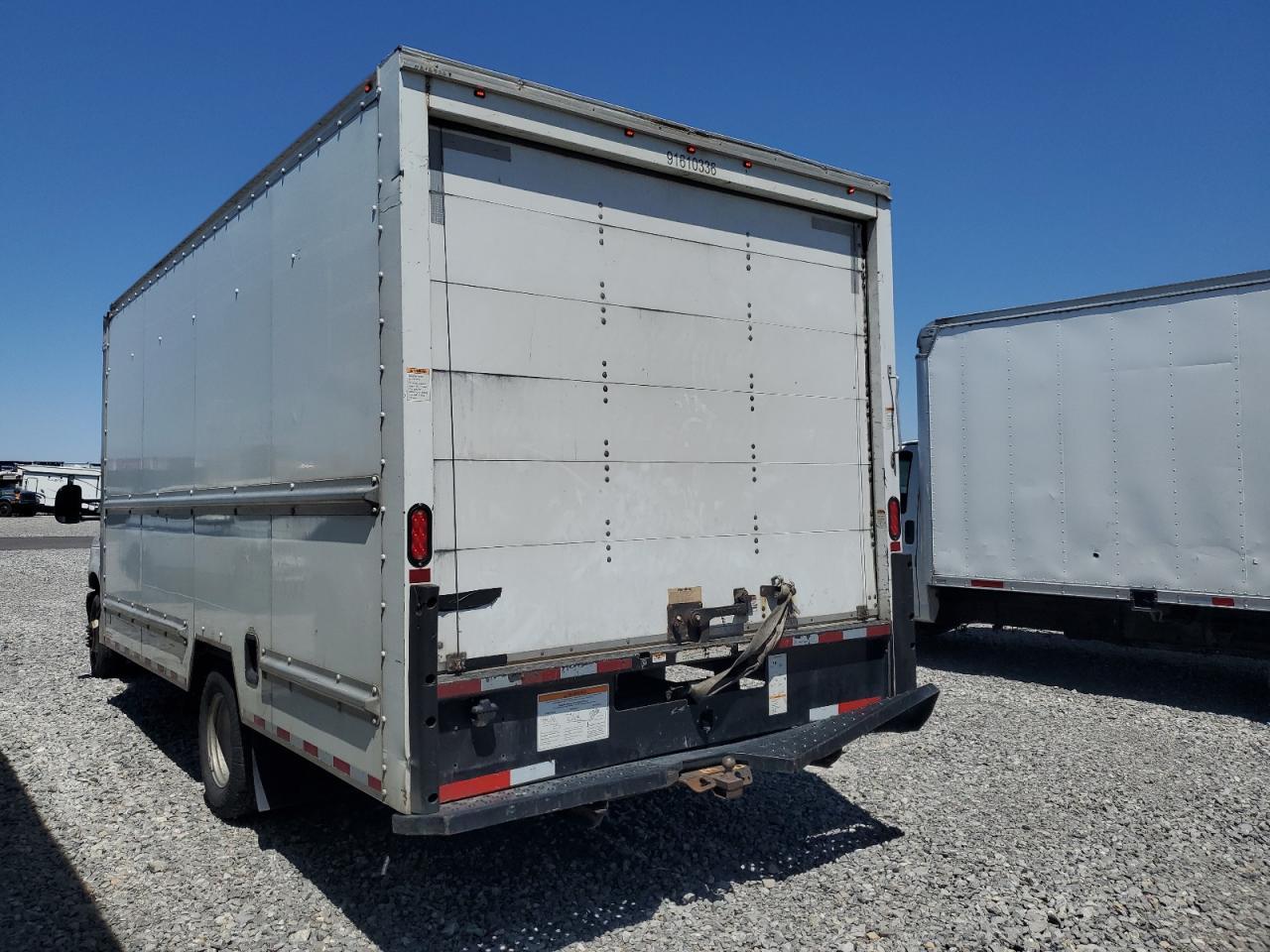 2018 Ford Econoline E350 Super Duty Cutaway Van - Фото 2
