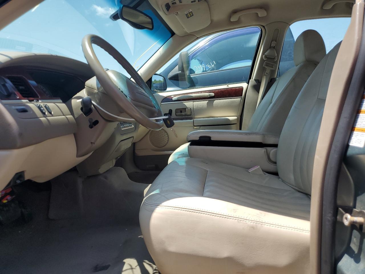 2004 Lincoln Town Car Executive - Фото 7