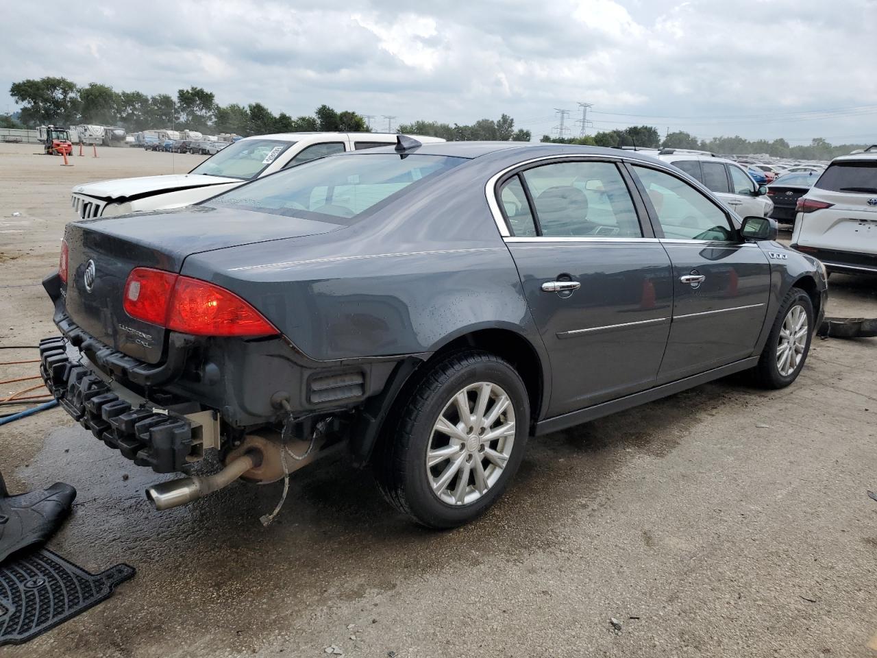 2011 Buick Lucerne Cxl - Image 3