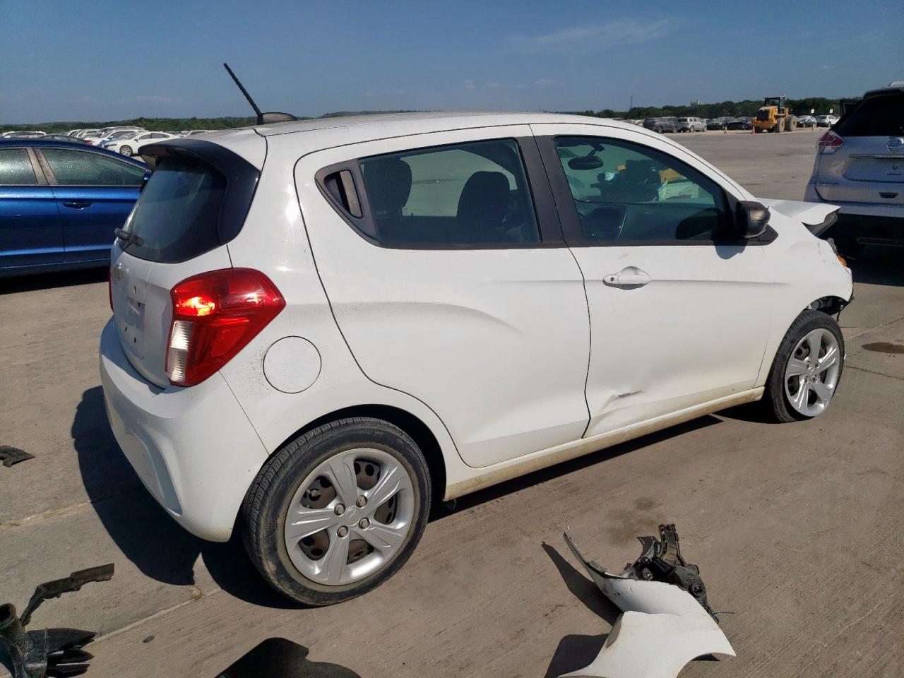 2021 Chevrolet Spark Ls - Фото 3