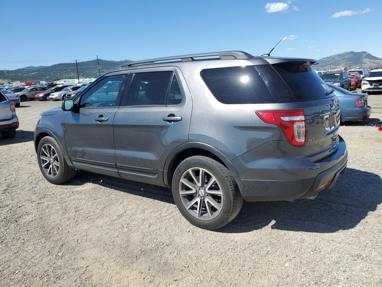 2015 Ford Explorer Xlt - Image 2