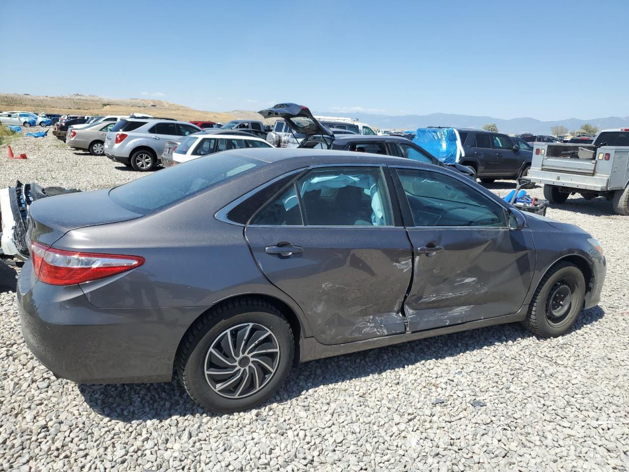 2016 Toyota Camry Le - Image 3