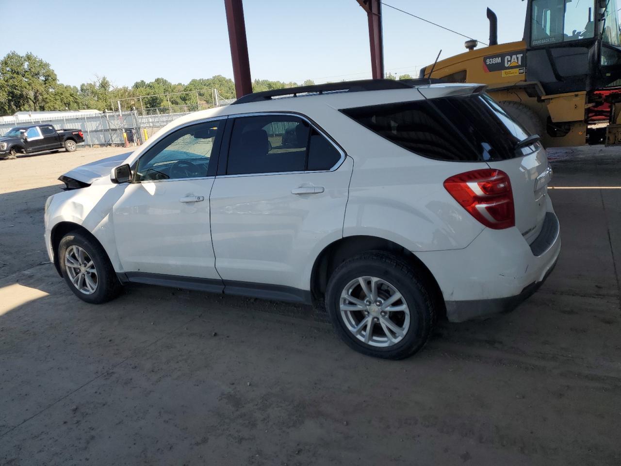 2017 Chevrolet Equinox Lt - Image 2