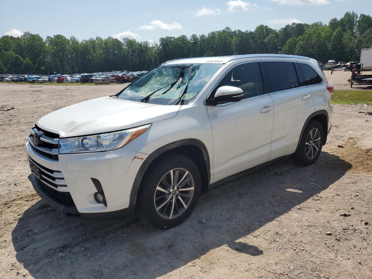 2017 Toyota Highlander Se