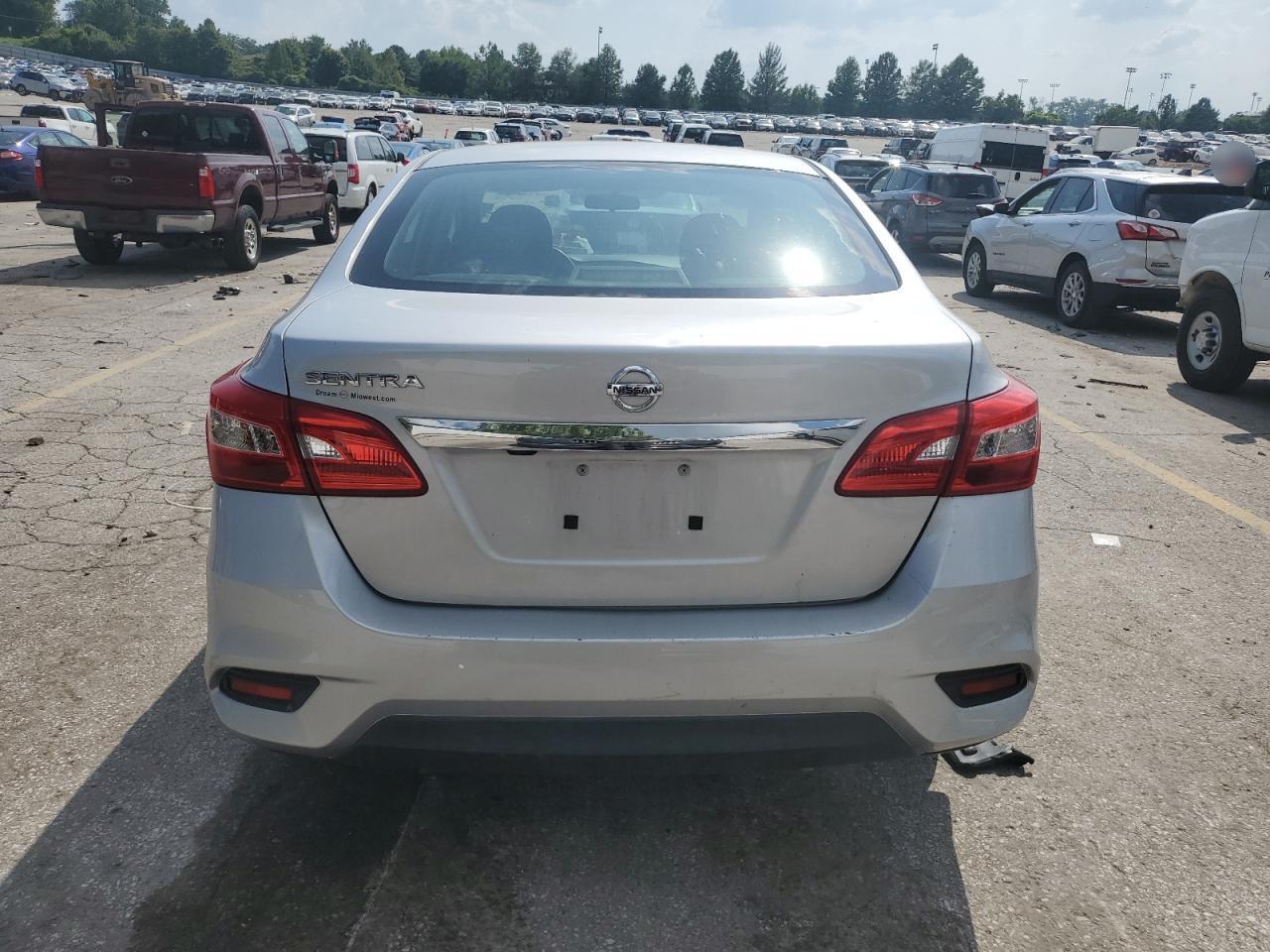 2019 Nissan Sentra S - Фото 6