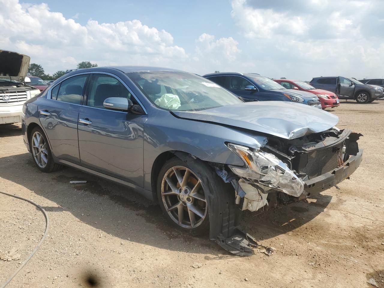 2010 Nissan Maxima S - Image 4