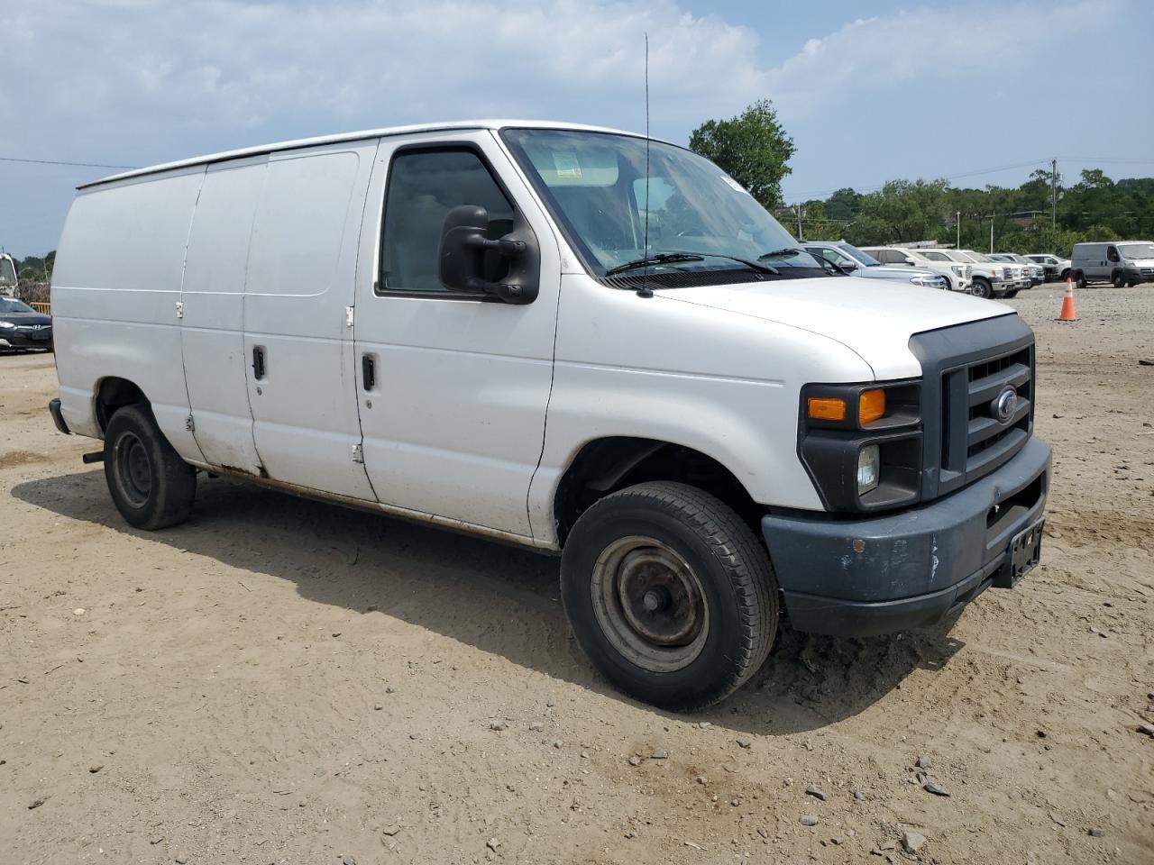 2014 Ford Econoline E250 Van - Фото 4