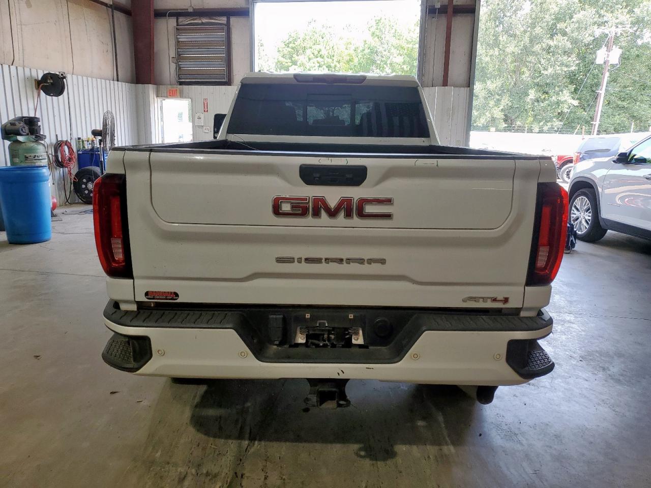 2022 GMC Sierra K2500 At4 - Image 6