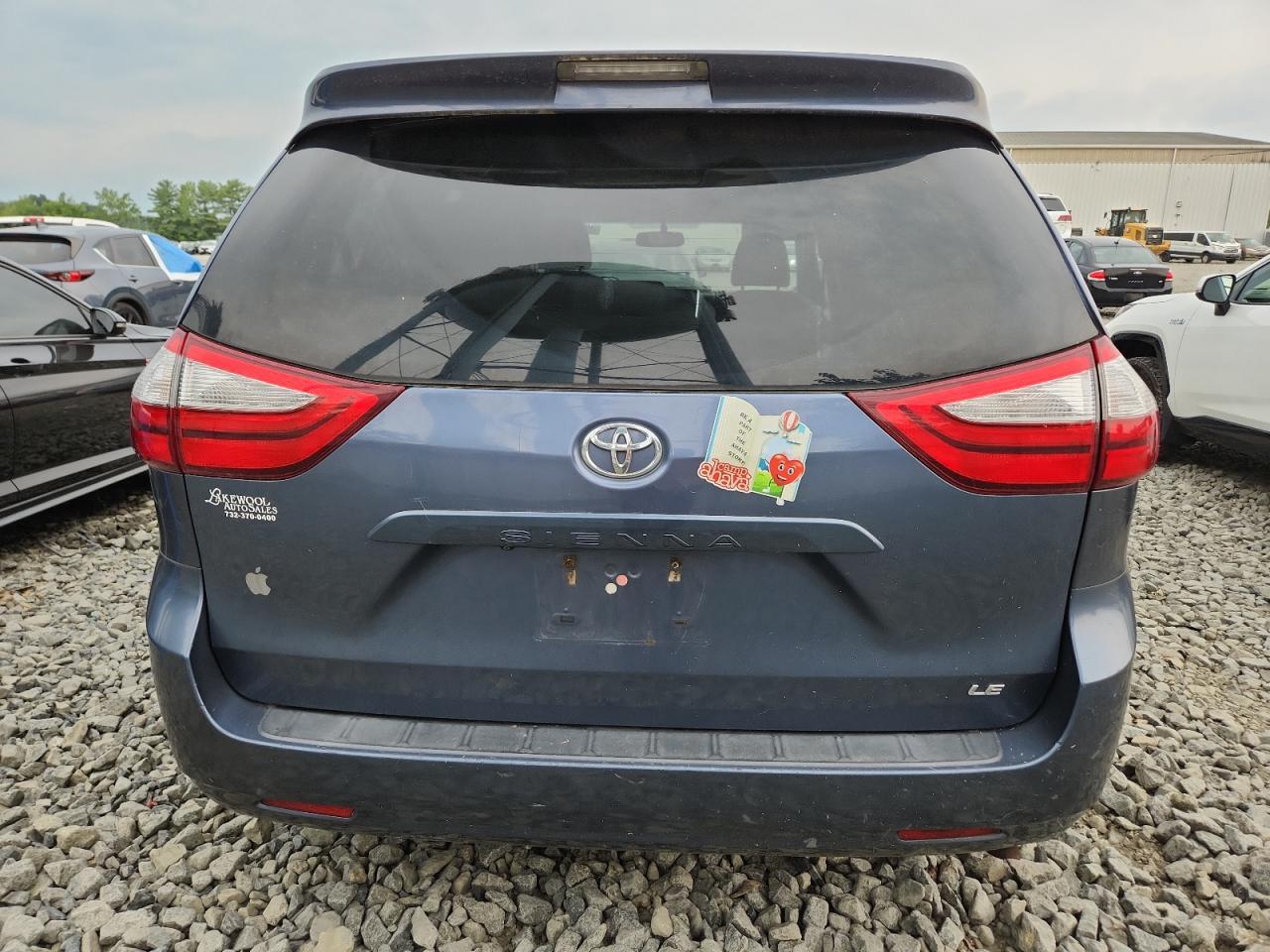 2015 Toyota Sienna Le - Фото 6