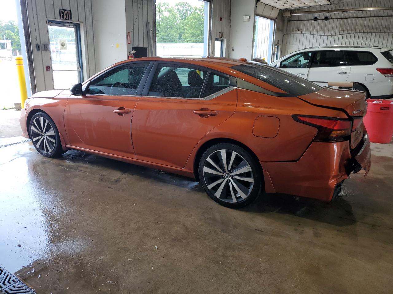 2020 Nissan Altima Sr - Фото 2