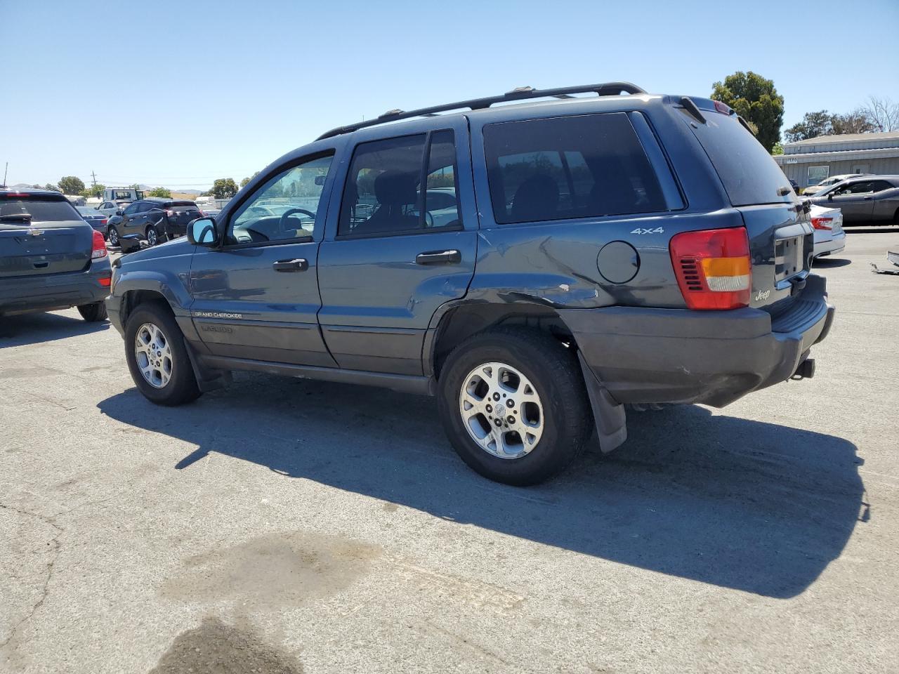 2001 Jeep Grand Cherokee Laredo - Image 2