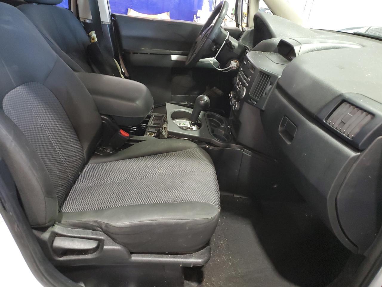 2011 Mitsubishi Endeavor Ls - Image 7