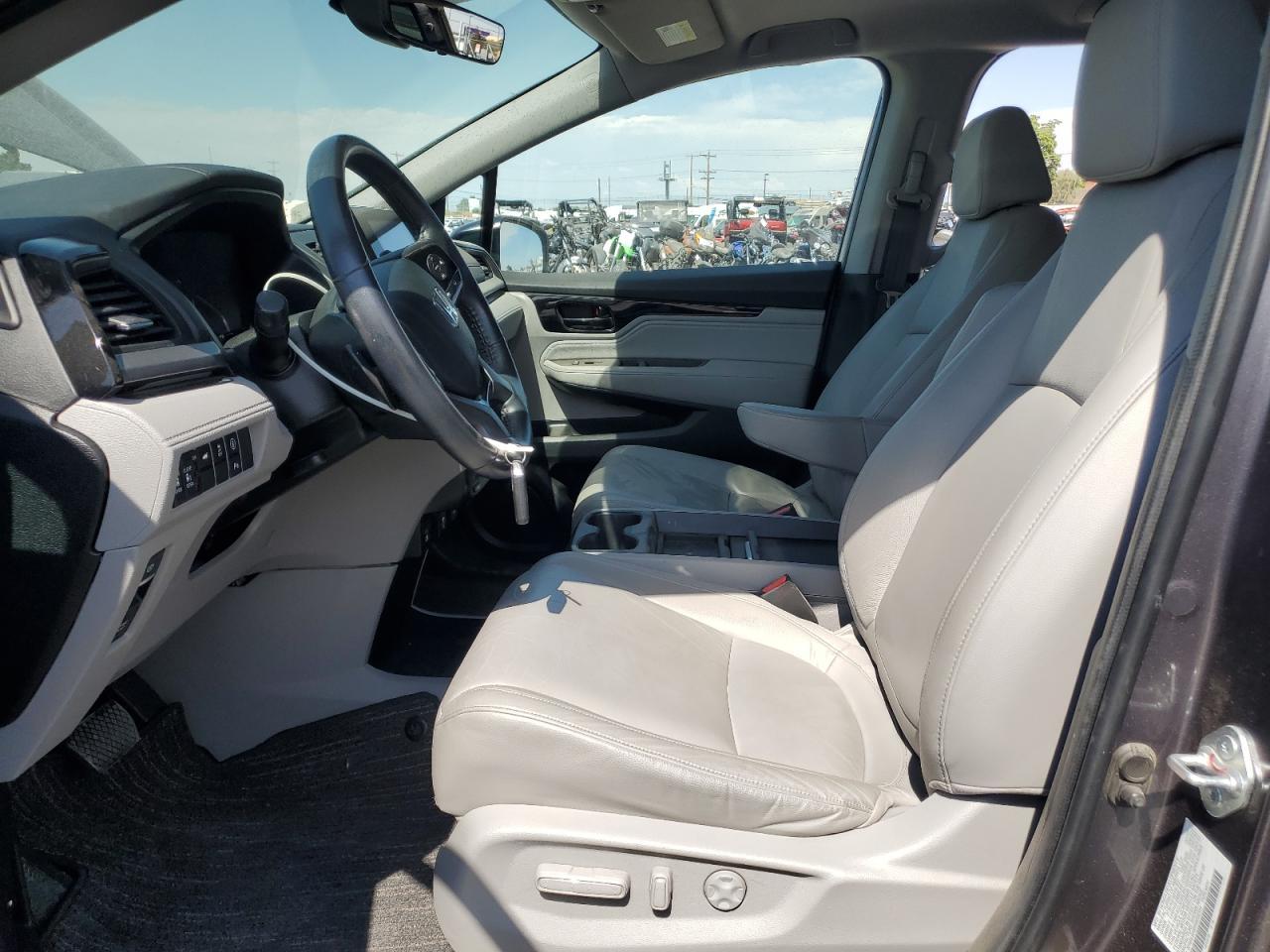 2022 Honda Odyssey Touring - Image 7