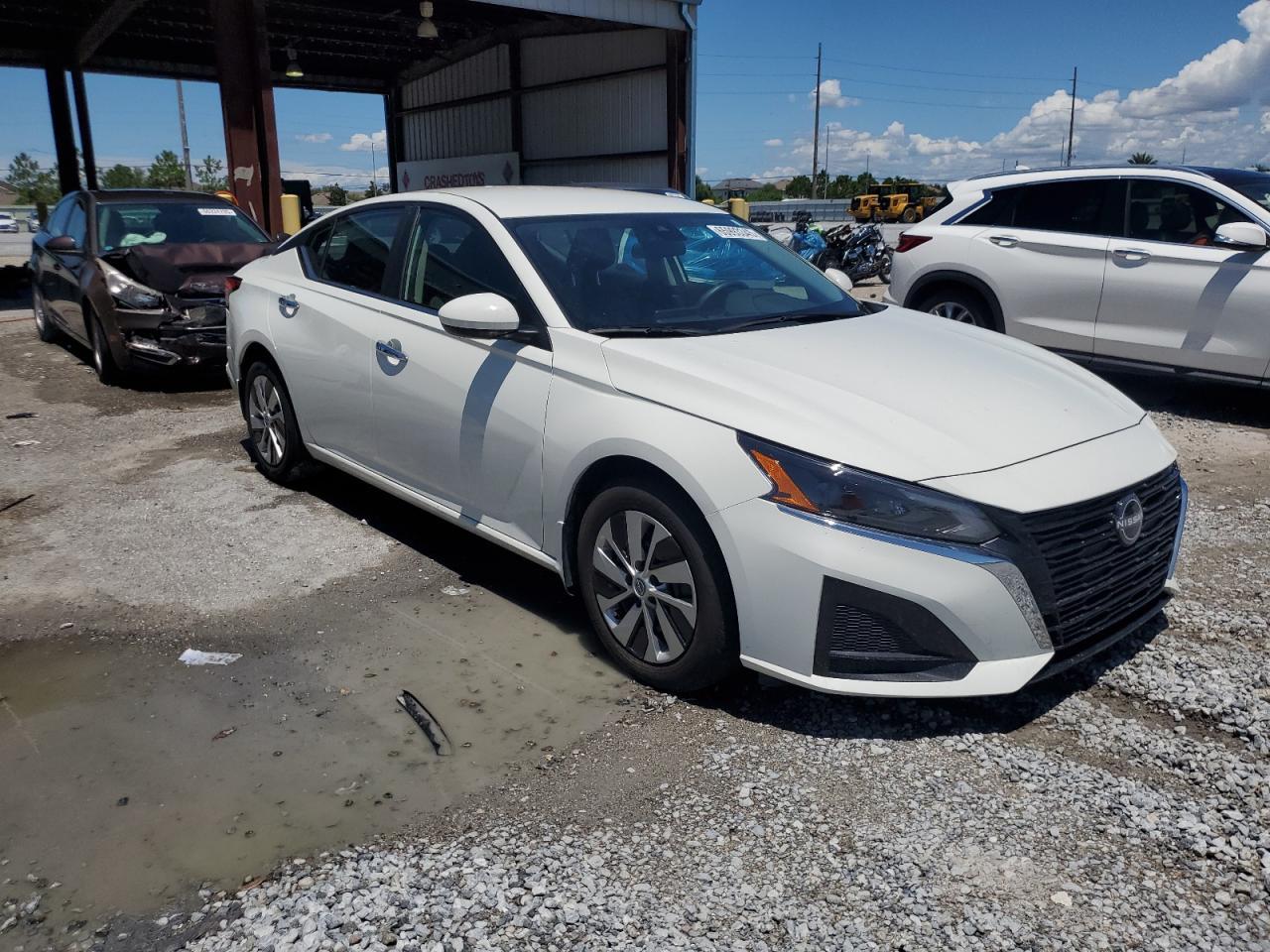2023 Nissan Altima S - Фото 4