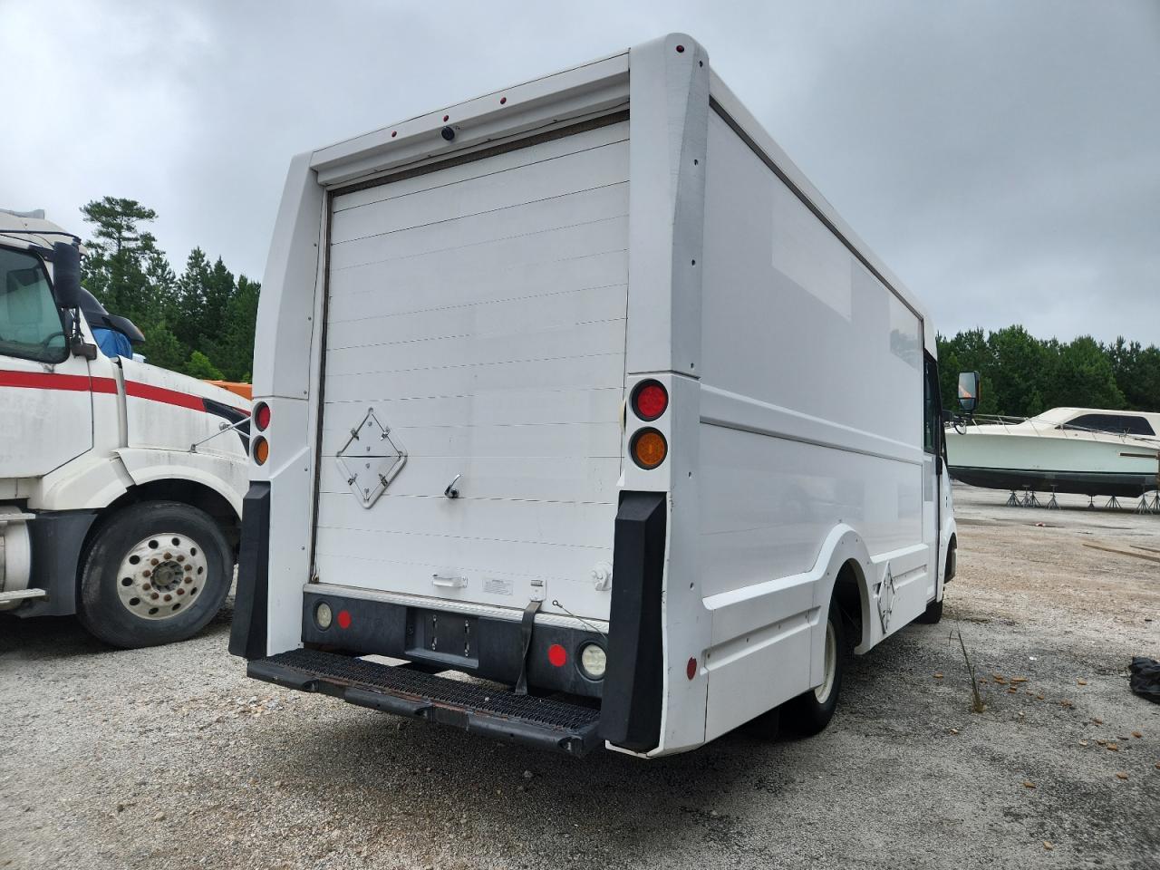2018 Isuzu Npr - Image 6