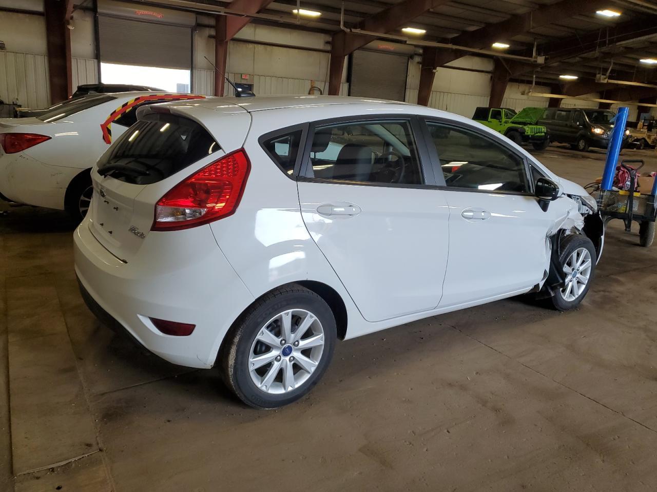 2012 Ford Fiesta Se - Фото 3