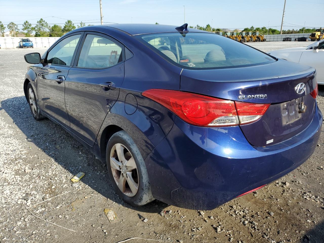 2011 Hyundai Elantra Gls - Image 2