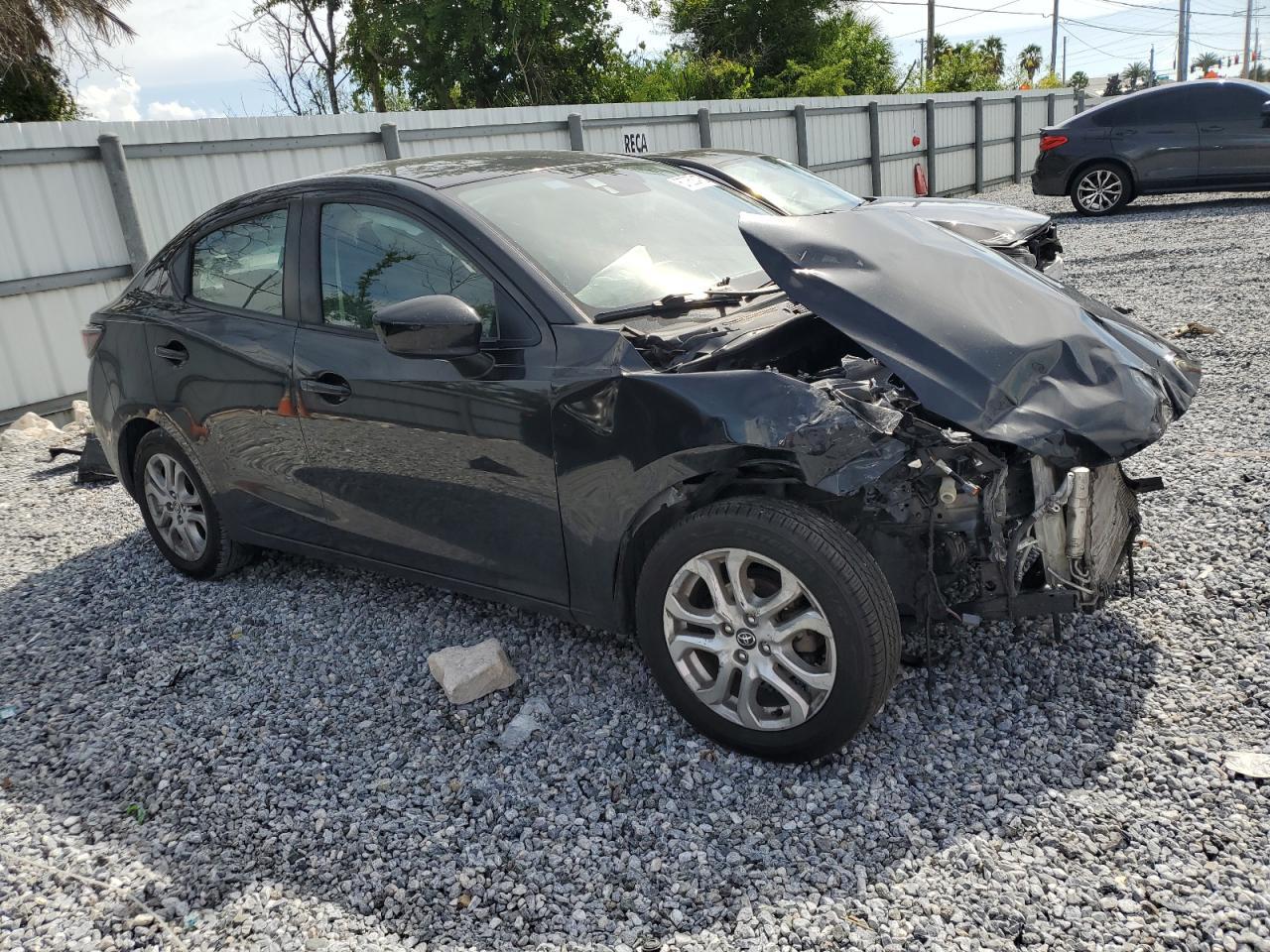2018 Toyota Yaris Ia - Image 4