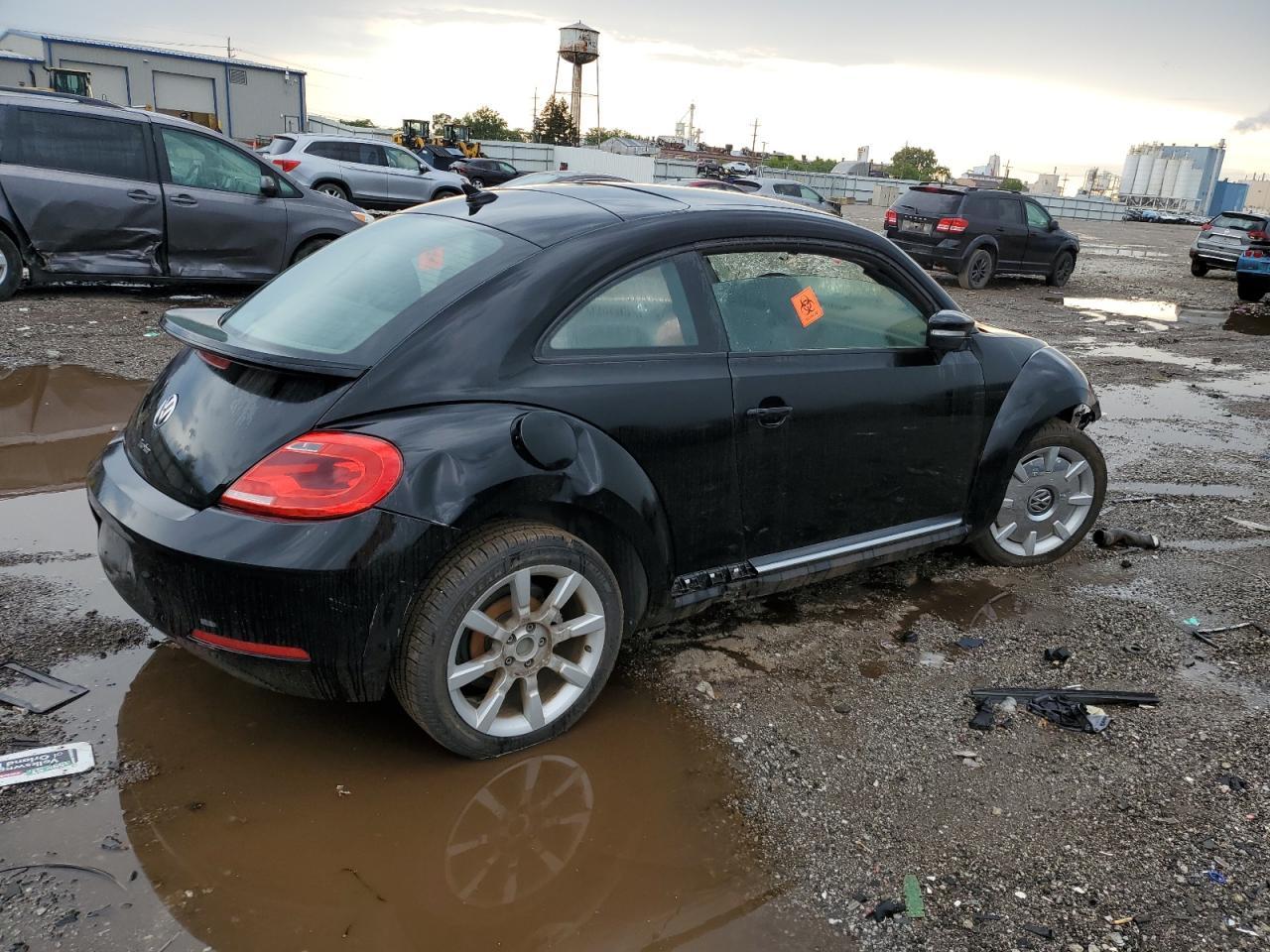 2016 Volkswagen Beetle Se - Фото 3