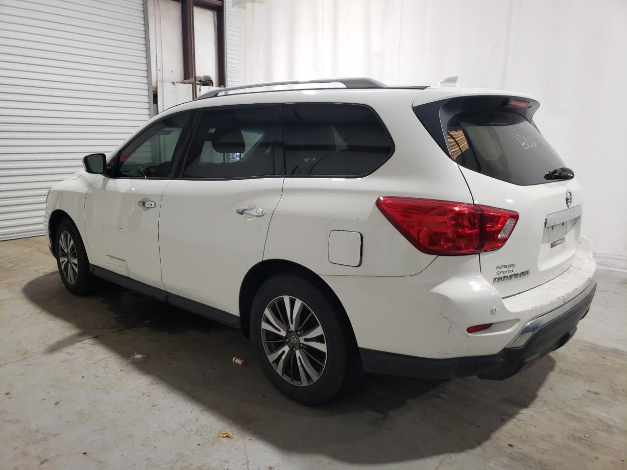 2019 Nissan Pathfinder S - Image 2