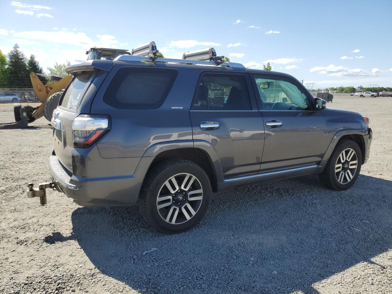 2017 Toyota 4Runner Sr5/Sr5 Premium - Image 3