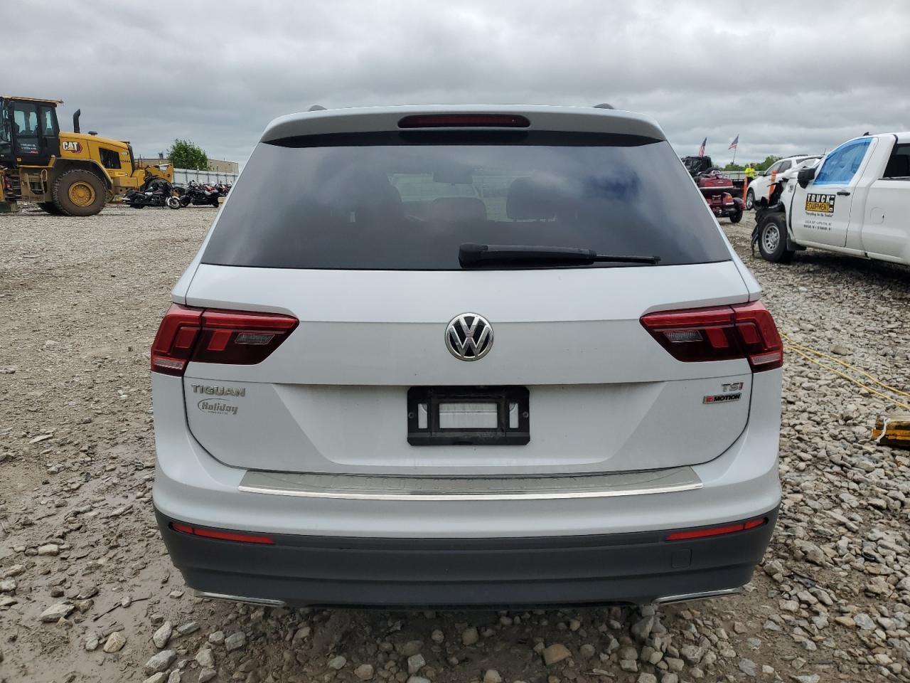 2018 Volkswagen Tiguan S - Фото 6