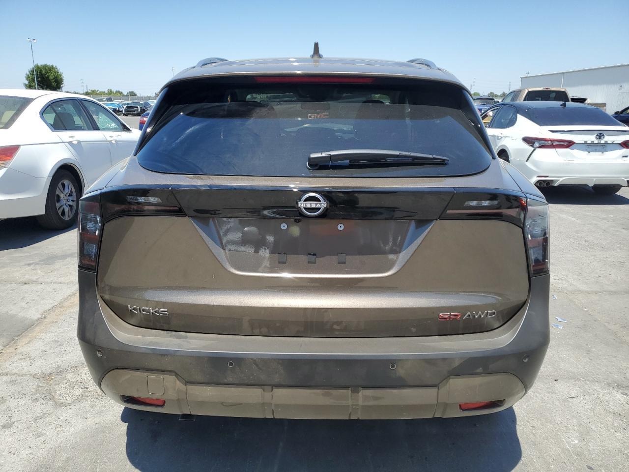 2025 Nissan Kicks Sr - Image 6