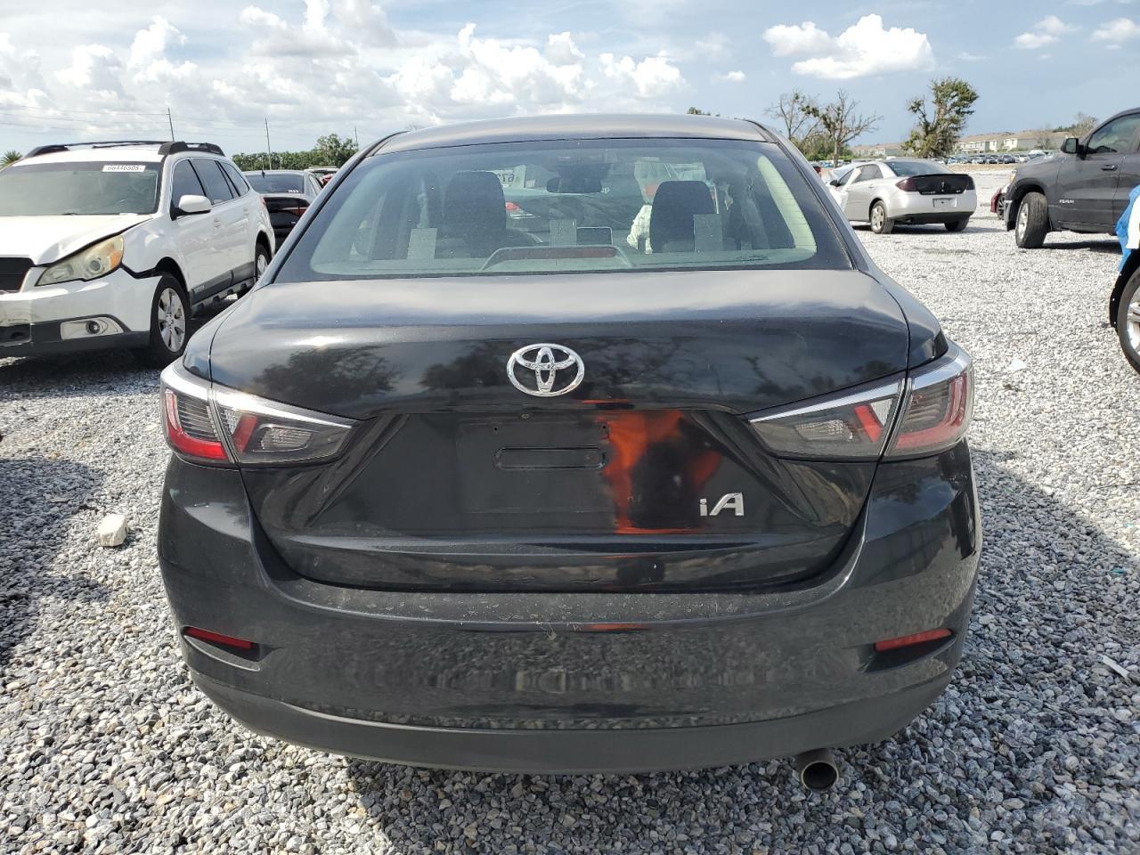 2018 Toyota Yaris Ia - Image 6