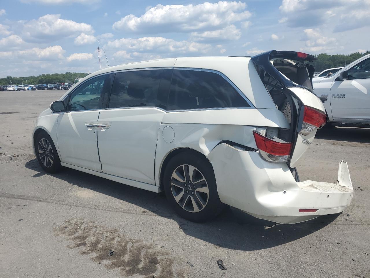 2015 Honda Odyssey Touring - Фото 2