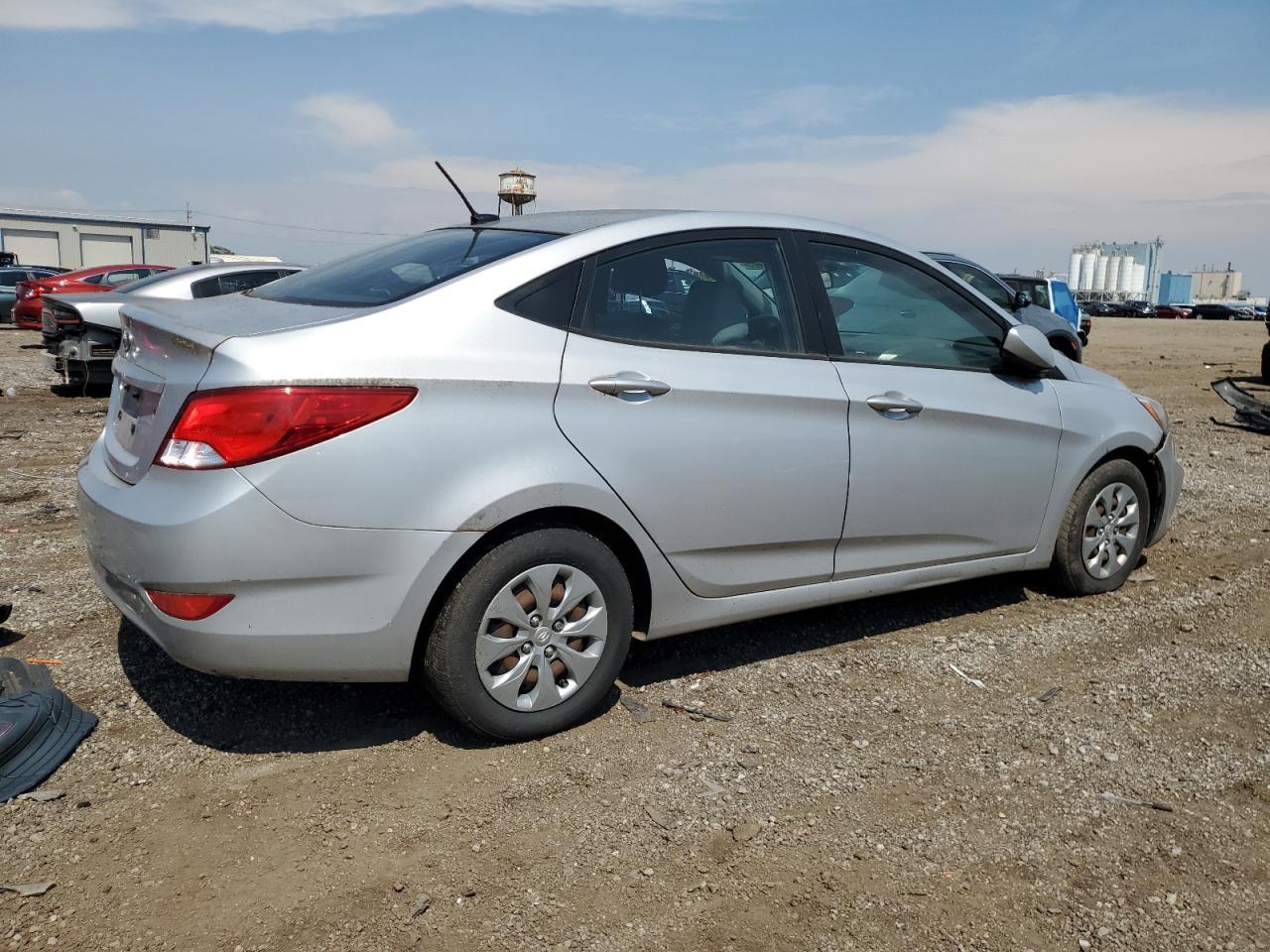2017 Hyundai Accent Se - Фото 3