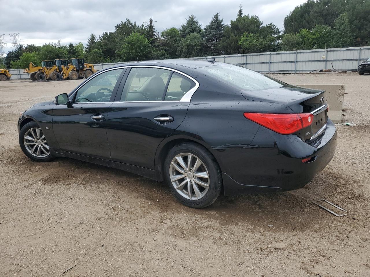 2016 Infiniti Q50 Premium - Image 2