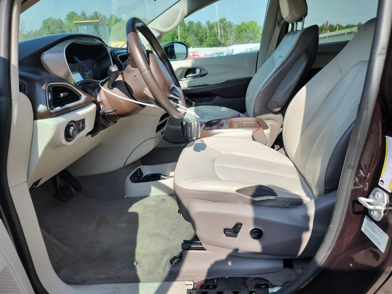 2017 Chrysler Pacifica Touring L - Фото 7