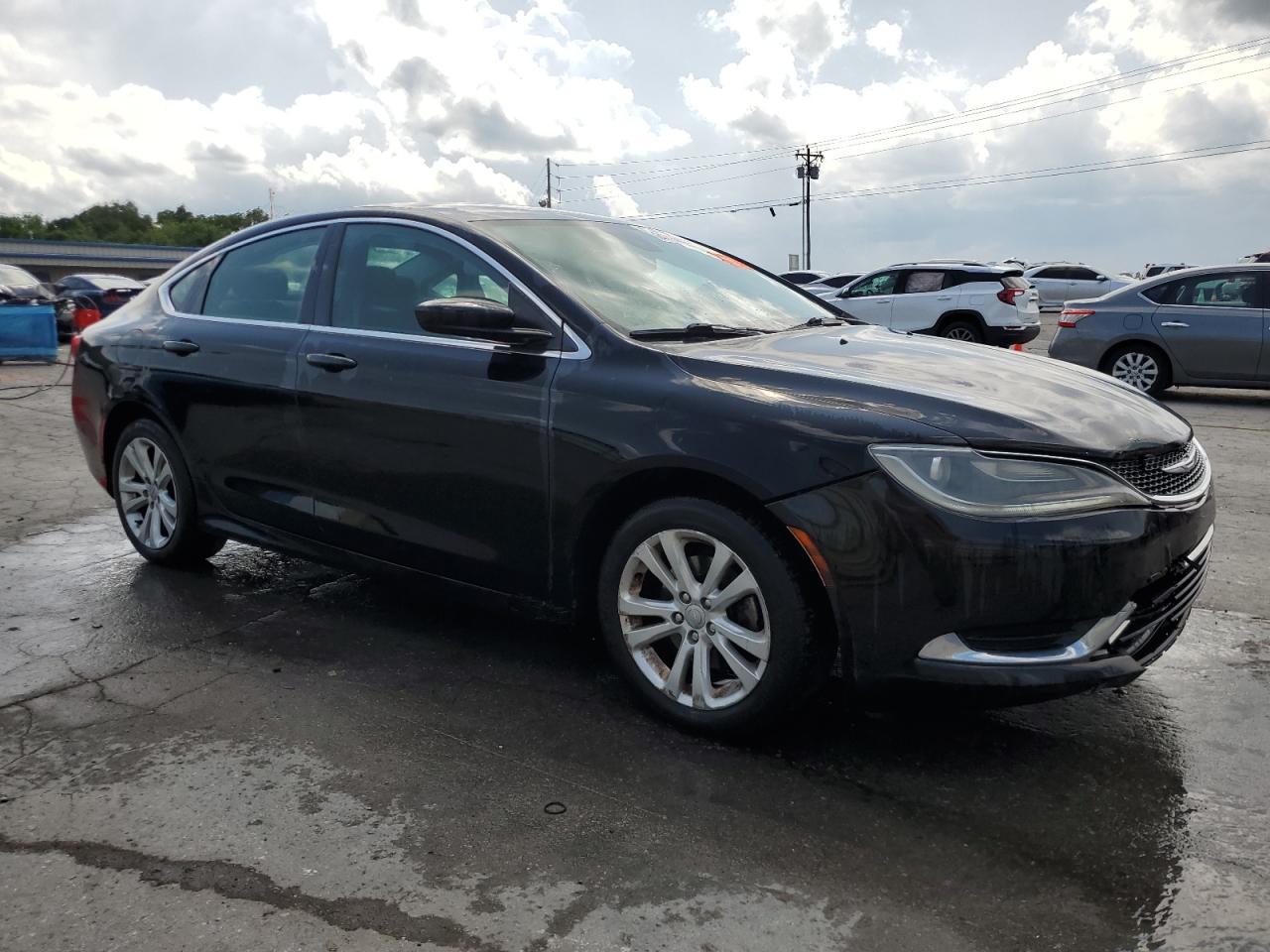 2015 Chrysler 200 Limited - Image 4
