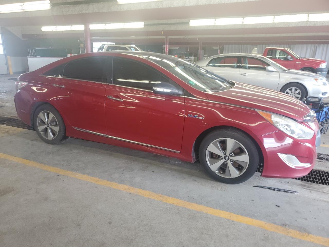 2012 Hyundai Sonata Hybrid - Image 4