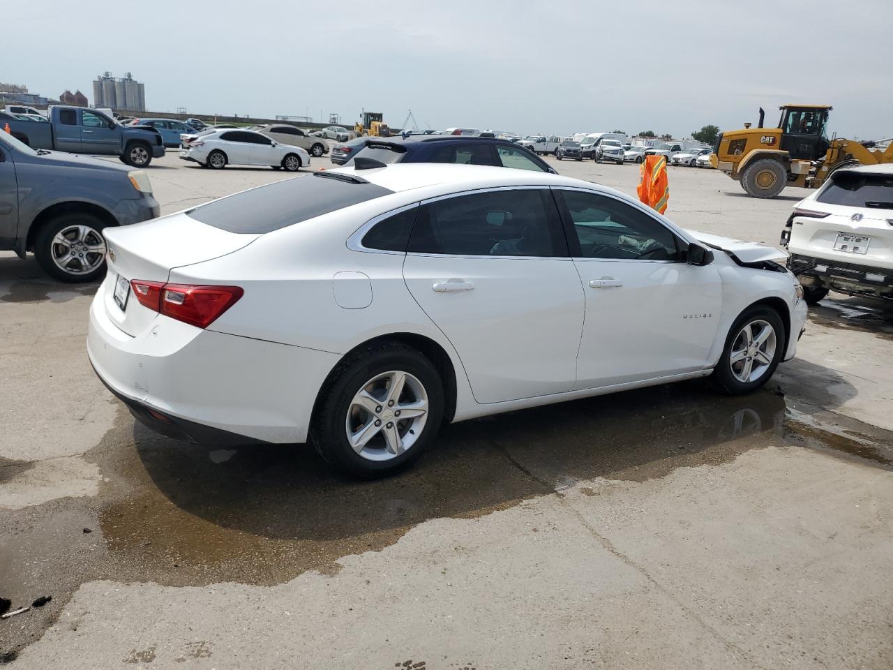 2020 Chevrolet Malibu Ls - Фото 3