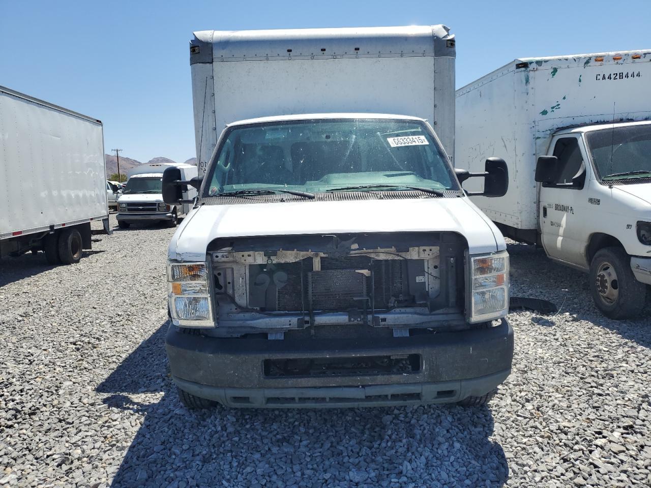 2018 Ford Econoline E350 Super Duty Cutaway Van - Фото 5